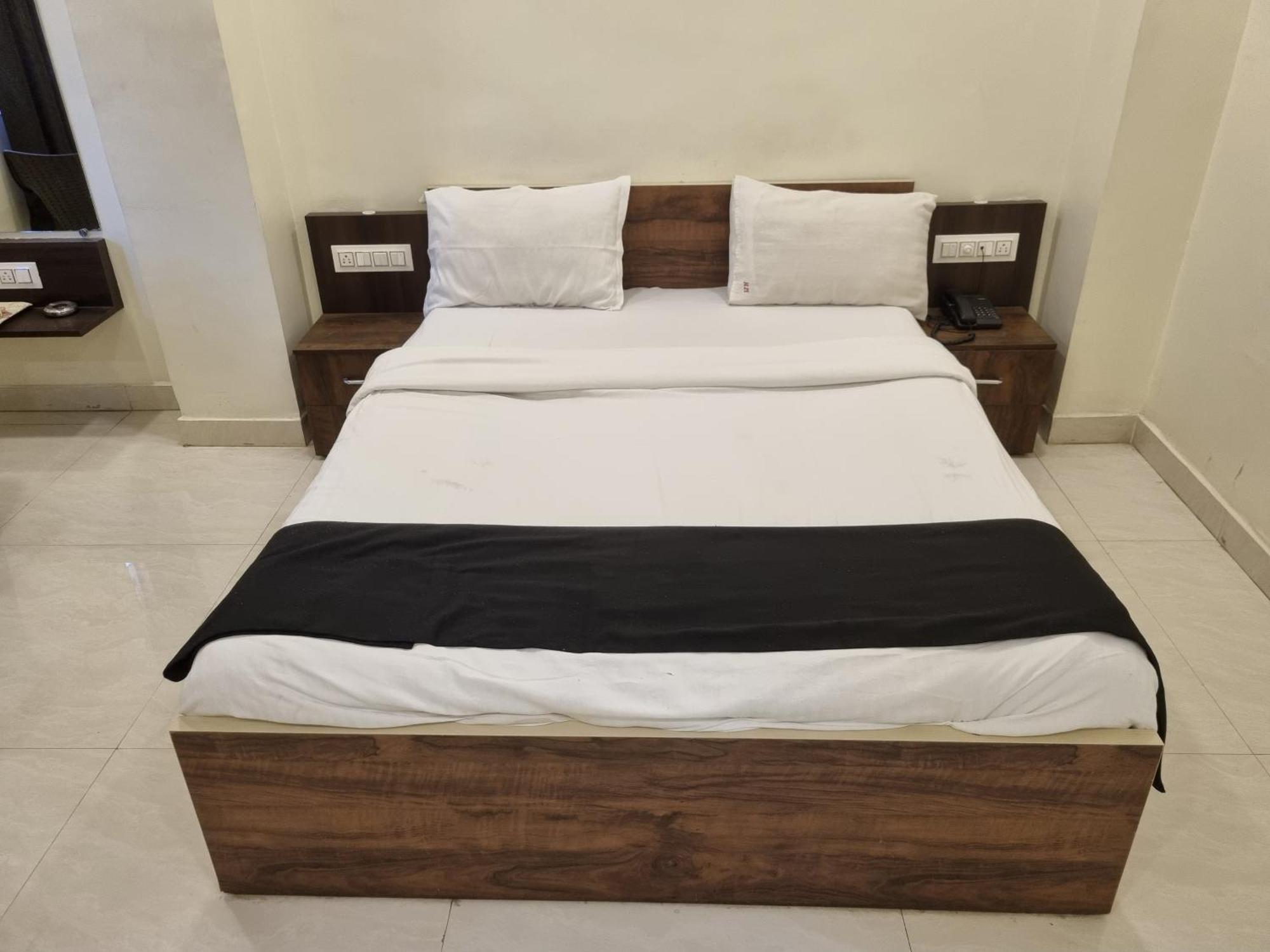 The Living Space Lonavala Exterior foto
