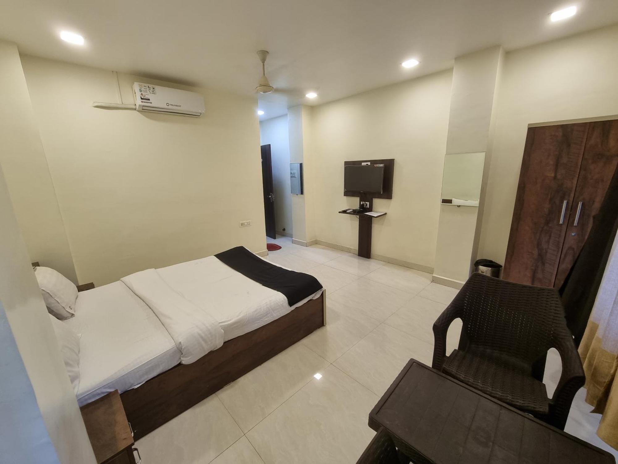 The Living Space Lonavala Exterior foto