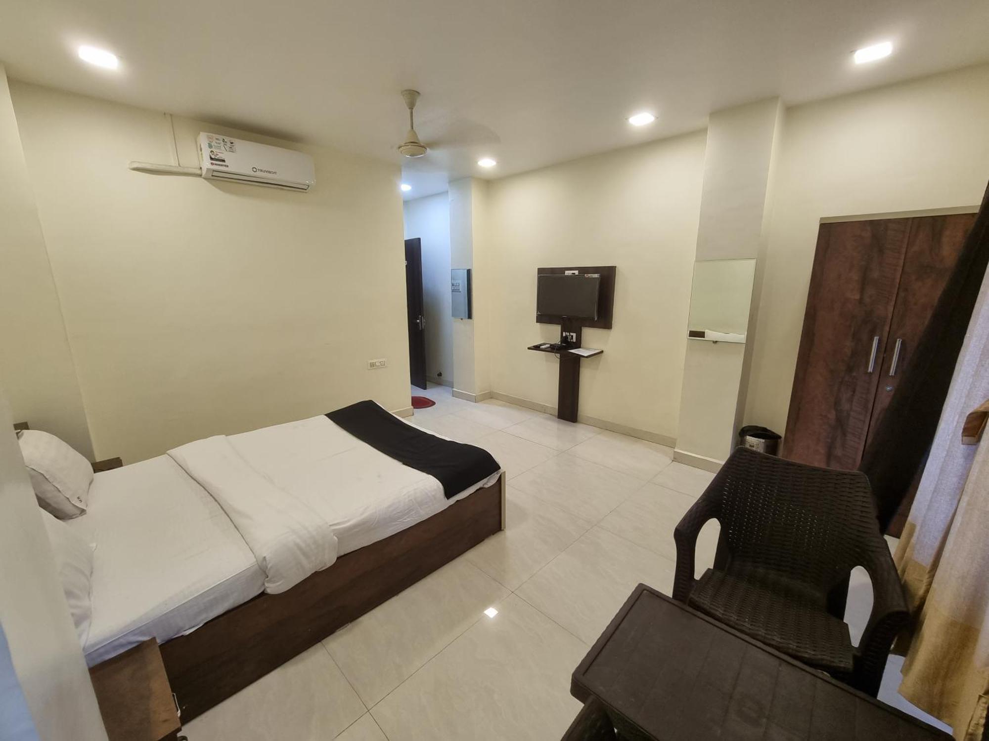 The Living Space Lonavala Exterior foto