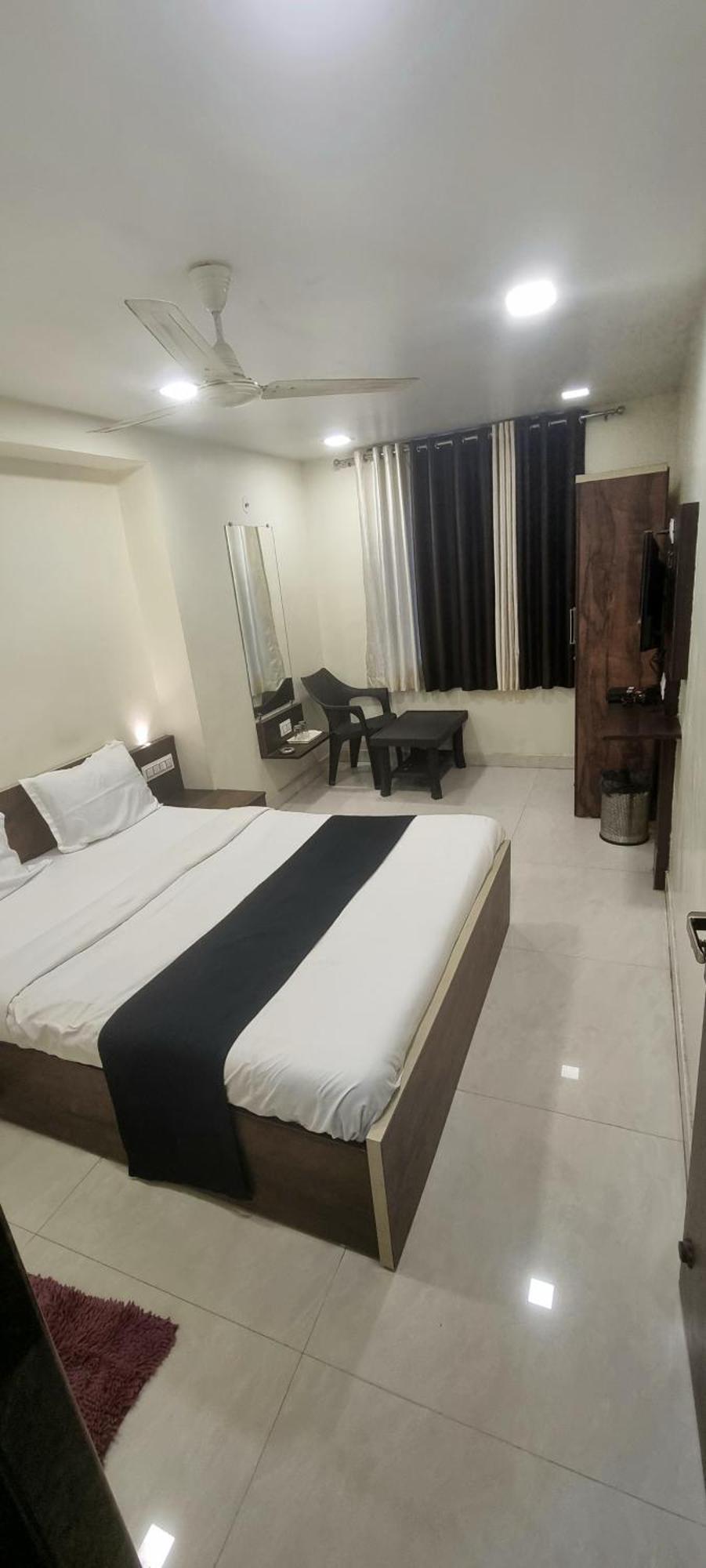The Living Space Lonavala Exterior foto